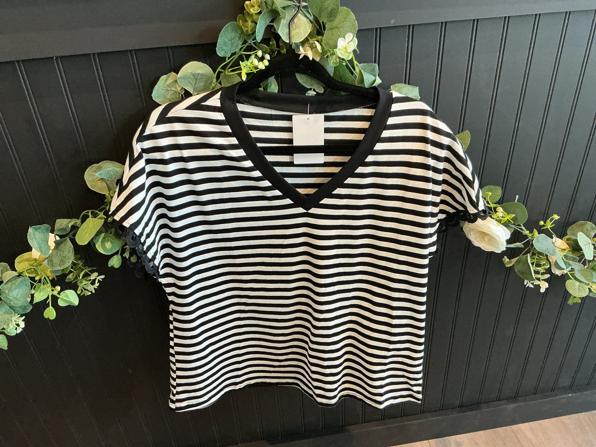 Black and White V-neck/Short Sleeve Lace Detail