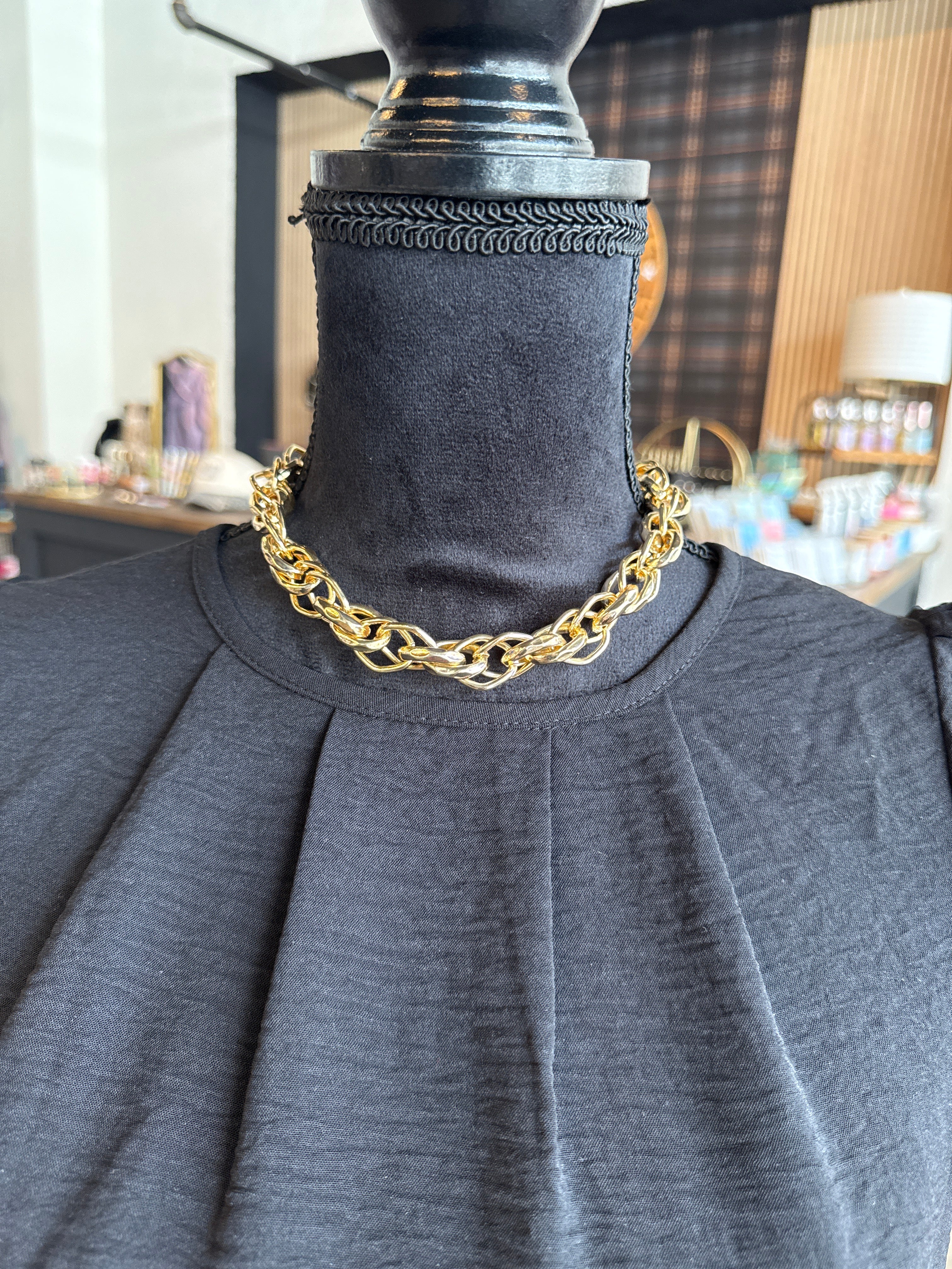 Small Gold Interlocking Chain Necklace