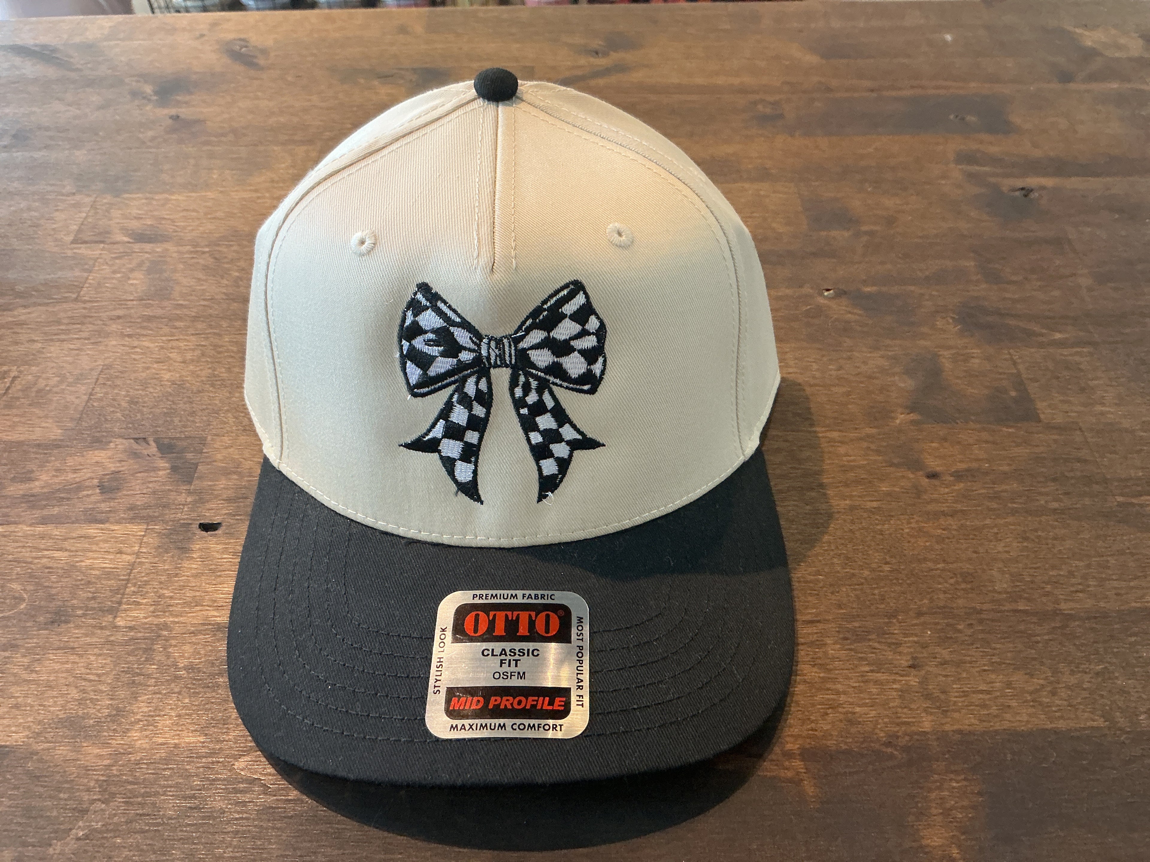 Checkered bow