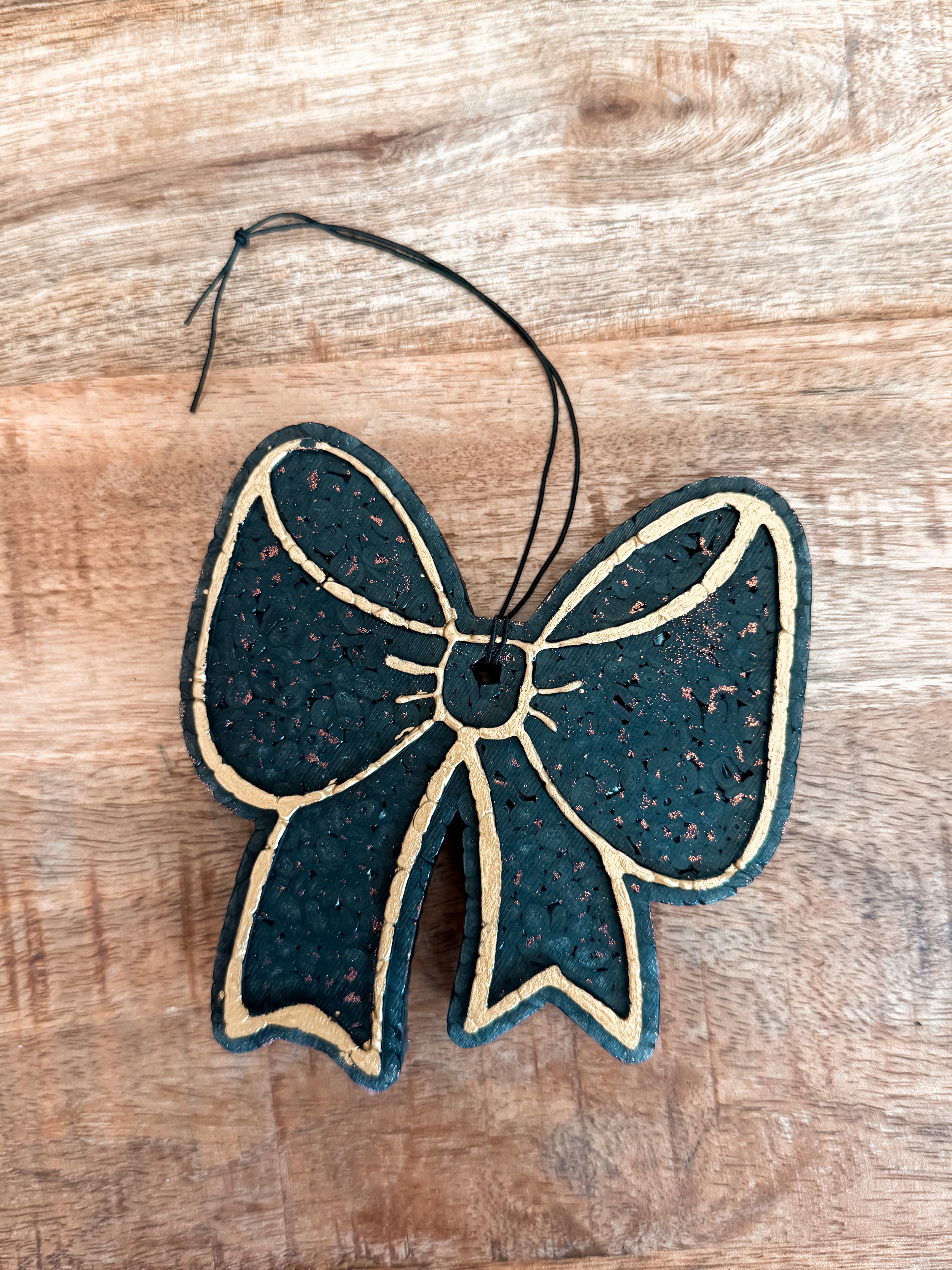 Freshie- Black and Gold Bow