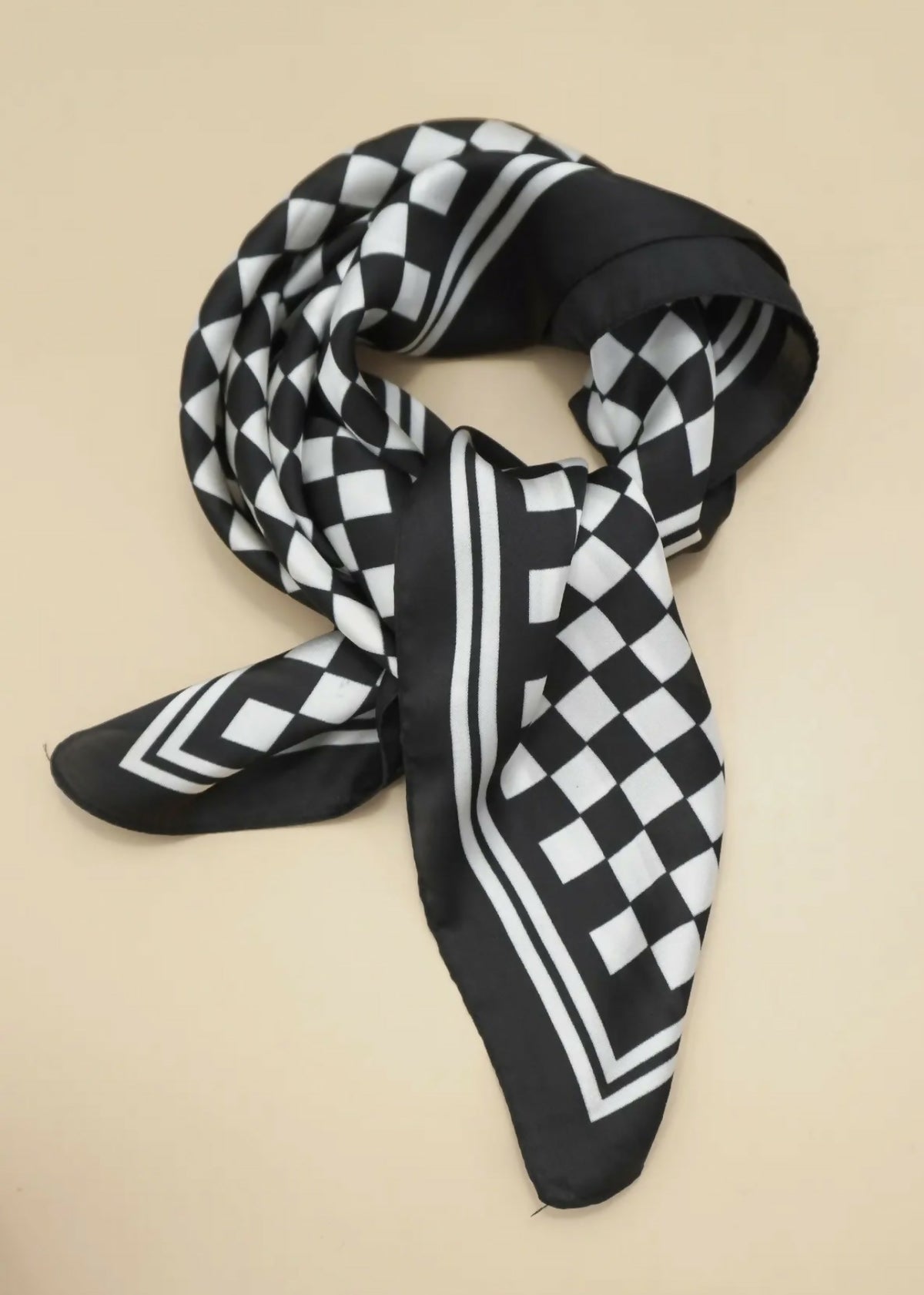Checkered silk scarf- black